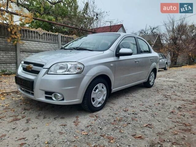 Серый Шевроле Авео, объемом двигателя 1.6 л и пробегом 86 тыс. км за 5000 $, фото 1 на Automoto.ua