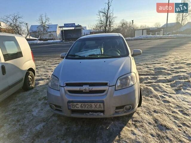 Серый Шевроле Авео, объемом двигателя 1.6 л и пробегом 230 тыс. км за 2500 $, фото 1 на Automoto.ua