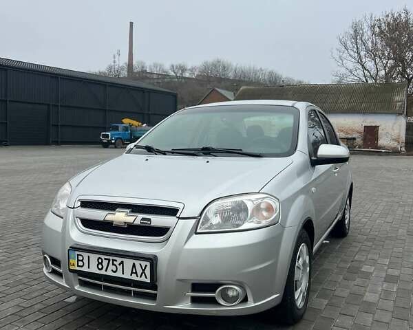 Серый Шевроле Авео, объемом двигателя 1.6 л и пробегом 167 тыс. км за 4800 $, фото 1 на Automoto.ua