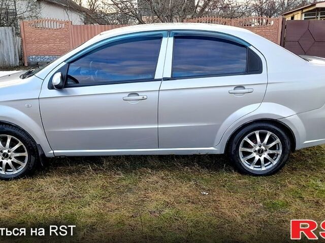 Сірий Шевроле Авео, об'ємом двигуна 1.6 л та пробігом 240 тис. км за 3500 $, фото 1 на Automoto.ua