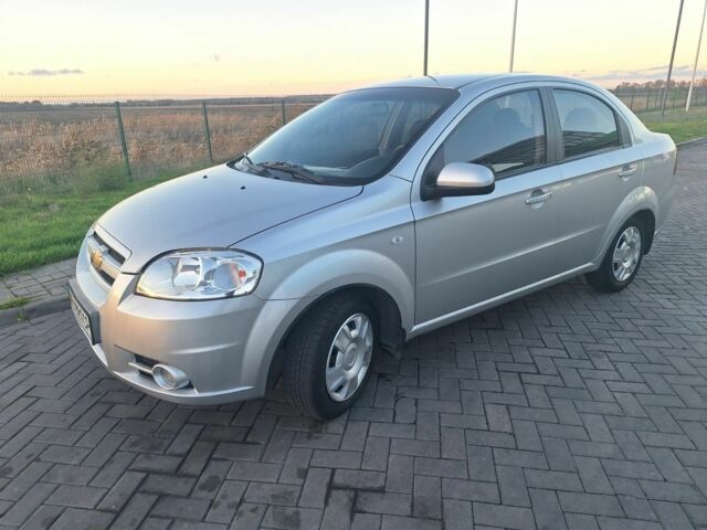 Серый Шевроле Авео, объемом двигателя 1.6 л и пробегом 77 тыс. км за 5300 $, фото 1 на Automoto.ua