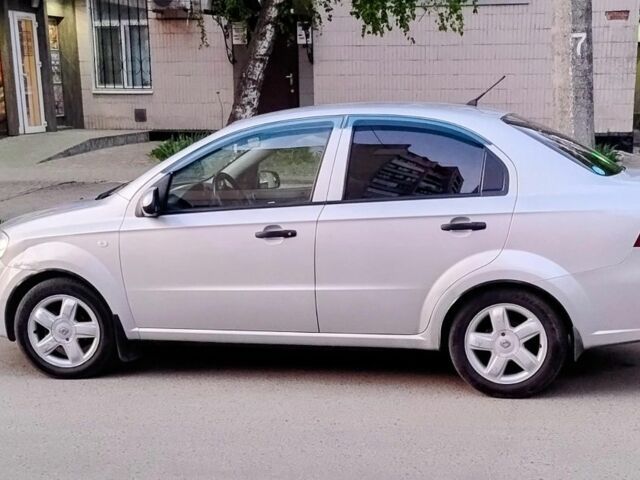 Серый Шевроле Авео, объемом двигателя 0 л и пробегом 130 тыс. км за 4388 $, фото 1 на Automoto.ua