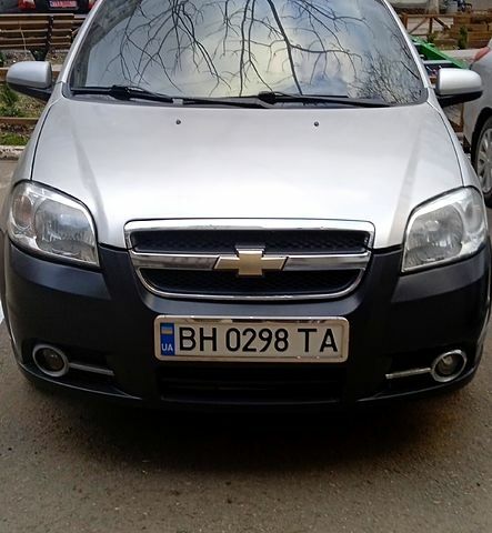 Серый Шевроле Авео, объемом двигателя 1.5 л и пробегом 200 тыс. км за 4000 $, фото 1 на Automoto.ua