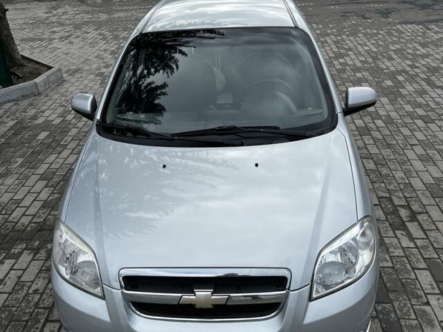 Серый Шевроле Авео, объемом двигателя 1.5 л и пробегом 248 тыс. км за 3900 $, фото 1 на Automoto.ua