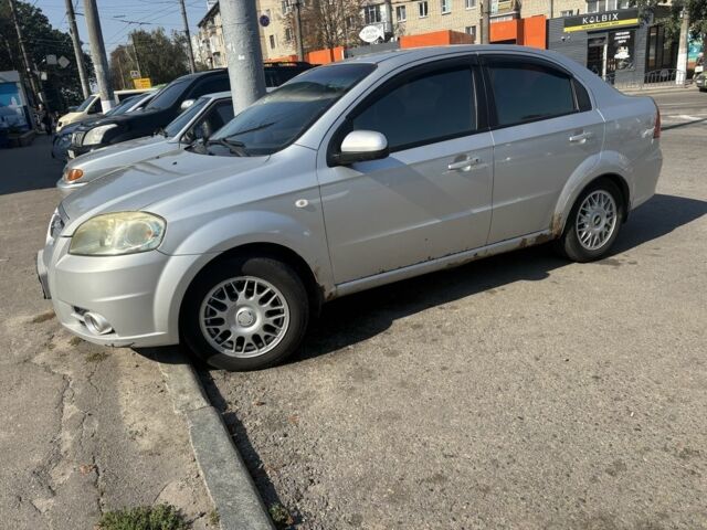 Серый Шевроле Авео, объемом двигателя 1.6 л и пробегом 280 тыс. км за 2508 $, фото 1 на Automoto.ua