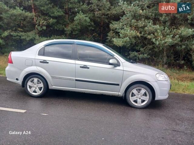 Сірий Шевроле Авео, об'ємом двигуна 1.5 л та пробігом 275 тис. км за 2350 $, фото 1 на Automoto.ua