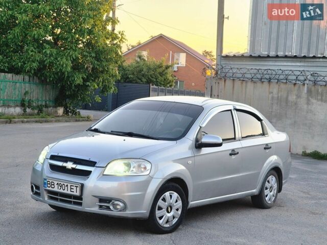 Сірий Шевроле Авео, об'ємом двигуна 1.5 л та пробігом 300 тис. км за 2999 $, фото 1 на Automoto.ua