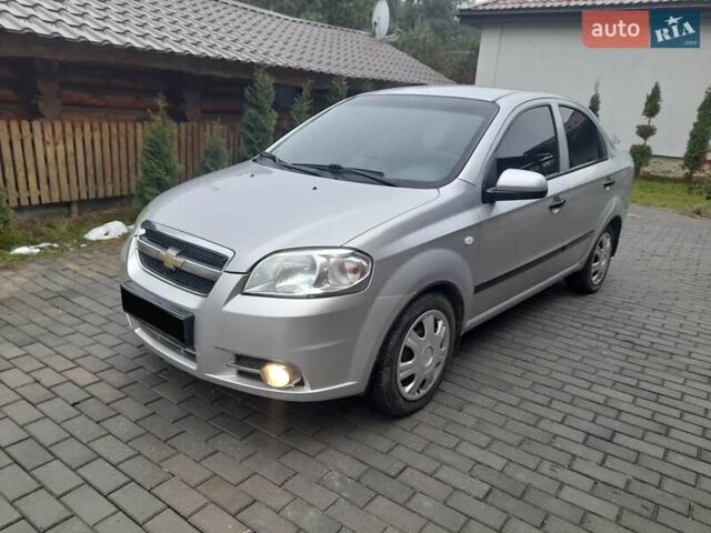 Серый Шевроле Авео, объемом двигателя 1.5 л и пробегом 240 тыс. км за 3750 $, фото 1 на Automoto.ua