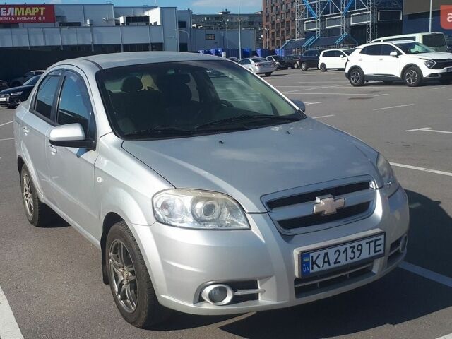 Серый Шевроле Авео, объемом двигателя 1.6 л и пробегом 400 тыс. км за 3200 $, фото 1 на Automoto.ua