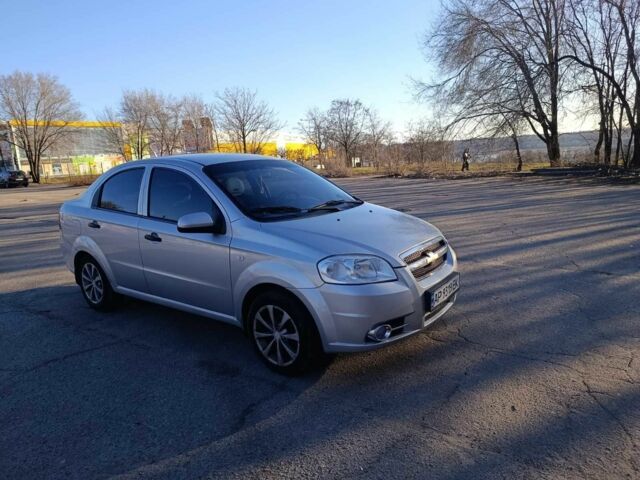 Серый Шевроле Авео, объемом двигателя 1.5 л и пробегом 220 тыс. км за 3800 $, фото 1 на Automoto.ua