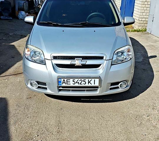 Серый Шевроле Авео, объемом двигателя 1.6 л и пробегом 189 тыс. км за 4000 $, фото 1 на Automoto.ua