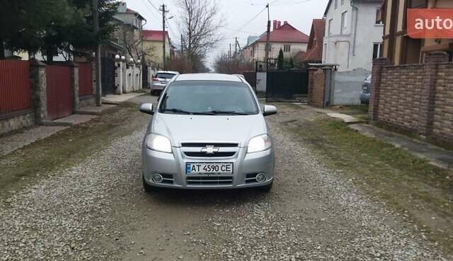 Серый Шевроле Авео, объемом двигателя 1.6 л и пробегом 227 тыс. км за 2999 $, фото 1 на Automoto.ua