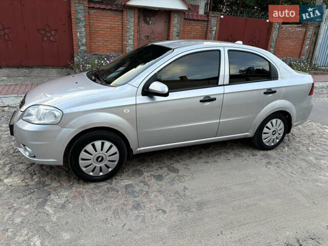 Серый Шевроле Авео, объемом двигателя 1.5 л и пробегом 165 тыс. км за 4900 $, фото 1 на Automoto.ua