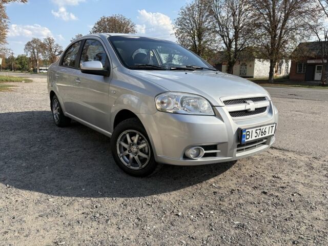 Серый Шевроле Авео, объемом двигателя 1.6 л и пробегом 160 тыс. км за 4000 $, фото 1 на Automoto.ua