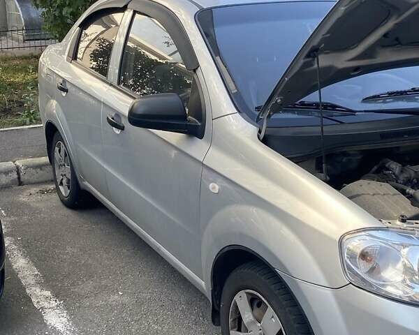 Серый Шевроле Авео, объемом двигателя 1.5 л и пробегом 80 тыс. км за 4200 $, фото 1 на Automoto.ua