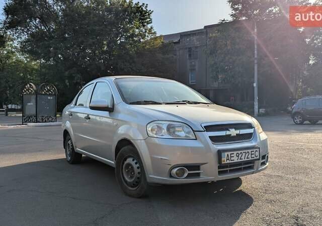 Серый Шевроле Авео, объемом двигателя 1.5 л и пробегом 270 тыс. км за 4500 $, фото 1 на Automoto.ua