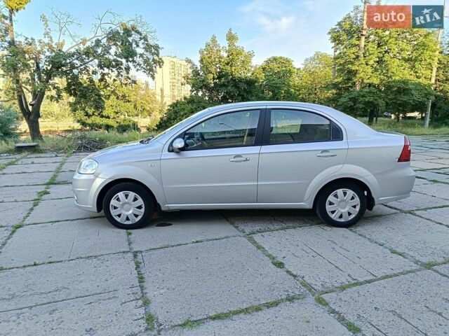 Серый Шевроле Авео, объемом двигателя 1.6 л и пробегом 105 тыс. км за 3499 $, фото 1 на Automoto.ua