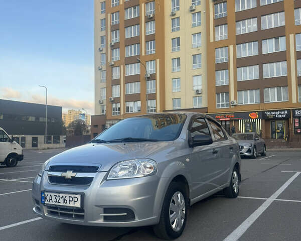 Сірий Шевроле Авео, об'ємом двигуна 1.5 л та пробігом 98 тис. км за 4100 $, фото 1 на Automoto.ua
