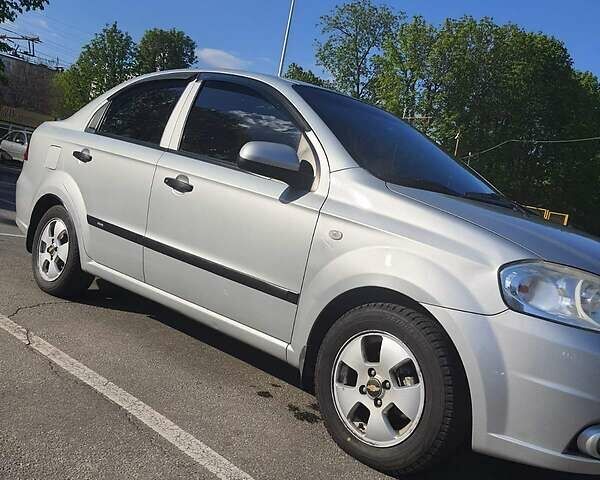 Серый Шевроле Авео, объемом двигателя 1.5 л и пробегом 260 тыс. км за 4600 $, фото 1 на Automoto.ua