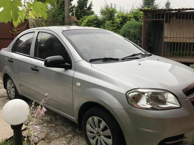 Сірий Шевроле Авео, об'ємом двигуна 1.5 л та пробігом 200 тис. км за 4700 $, фото 1 на Automoto.ua