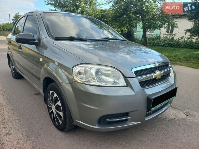 Сірий Шевроле Авео, об'ємом двигуна 1.5 л та пробігом 200 тис. км за 4500 $, фото 1 на Automoto.ua