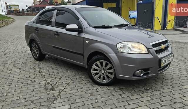 Сірий Шевроле Авео, об'ємом двигуна 1.5 л та пробігом 228 тис. км за 4400 $, фото 1 на Automoto.ua
