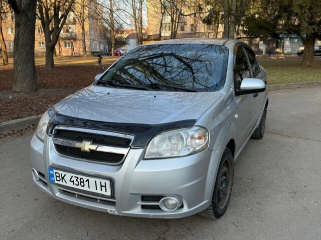 Серый Шевроле Авео, объемом двигателя 1.5 л и пробегом 255 тыс. км за 3200 $, фото 1 на Automoto.ua