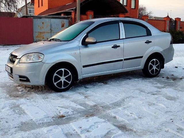Серый Шевроле Авео, объемом двигателя 1.5 л и пробегом 290 тыс. км за 3000 $, фото 1 на Automoto.ua