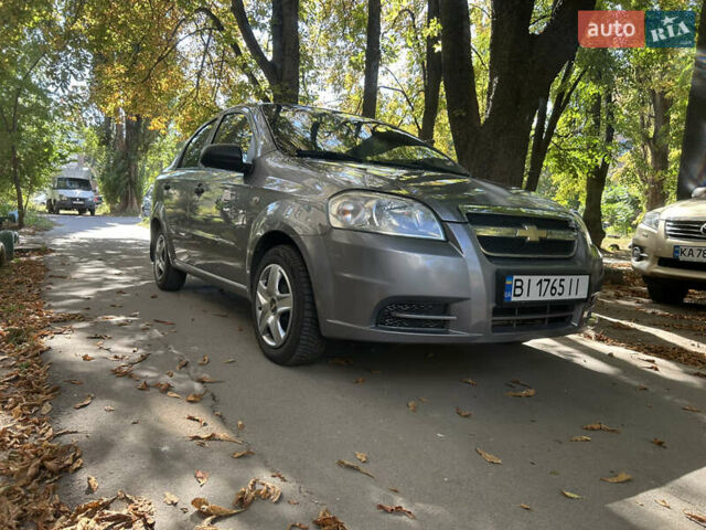 Серый Шевроле Авео, объемом двигателя 1.5 л и пробегом 194 тыс. км за 3850 $, фото 1 на Automoto.ua