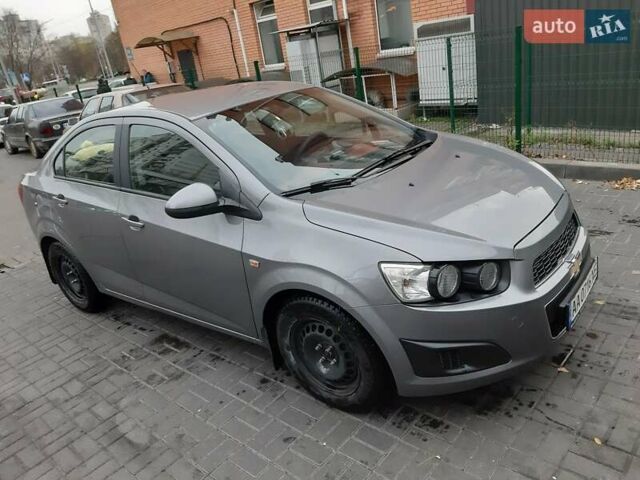 Сірий Шевроле Авео, об'ємом двигуна 1.4 л та пробігом 147 тис. км за 6400 $, фото 1 на Automoto.ua
