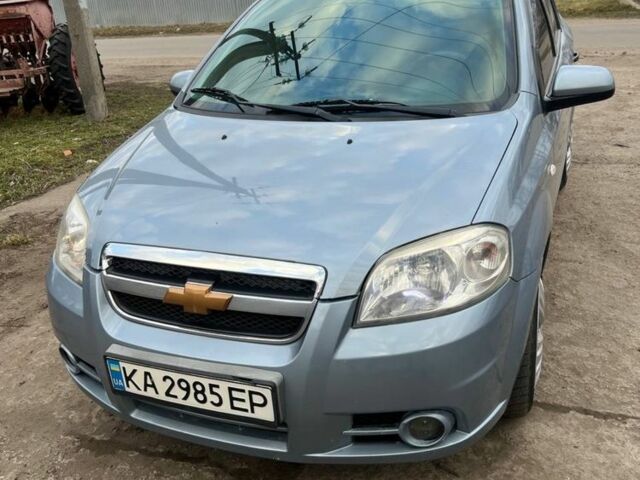 Серый Шевроле Авео, объемом двигателя 1.5 л и пробегом 240 тыс. км за 3800 $, фото 1 на Automoto.ua