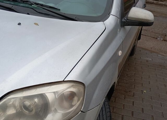 Серый Шевроле Авео, объемом двигателя 0 л и пробегом 295 тыс. км за 3000 $, фото 1 на Automoto.ua