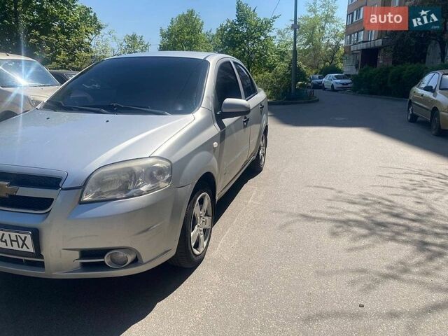 Серый Шевроле Авео, объемом двигателя 1.5 л и пробегом 350 тыс. км за 4500 $, фото 1 на Automoto.ua