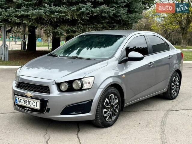 Серый Шевроле Авео, объемом двигателя 1.4 л и пробегом 195 тыс. км за 4950 $, фото 1 на Automoto.ua