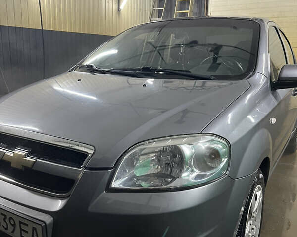 Сірий Шевроле Авео, об'ємом двигуна 1.5 л та пробігом 183 тис. км за 4000 $, фото 1 на Automoto.ua