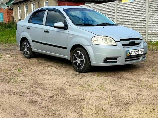 Сірий Шевроле Авео, об'ємом двигуна 1.5 л та пробігом 280 тис. км за 3200 $, фото 1 на Automoto.ua