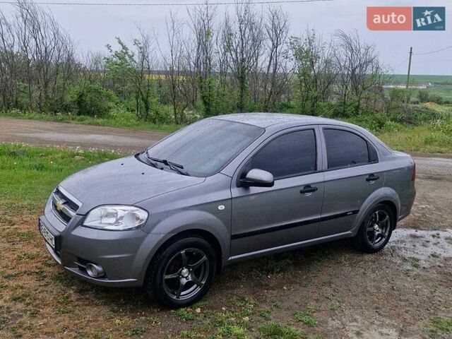 Серый Шевроле Авео, объемом двигателя 1.5 л и пробегом 125 тыс. км за 5600 $, фото 1 на Automoto.ua