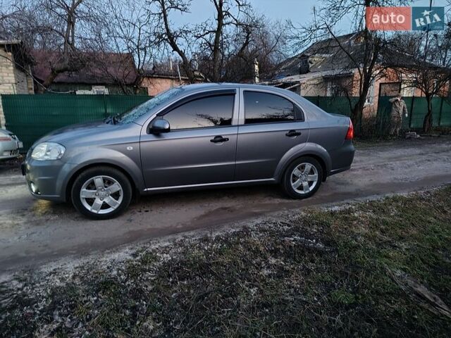 Серый Шевроле Авео, объемом двигателя 1.5 л и пробегом 200 тыс. км за 4700 $, фото 1 на Automoto.ua