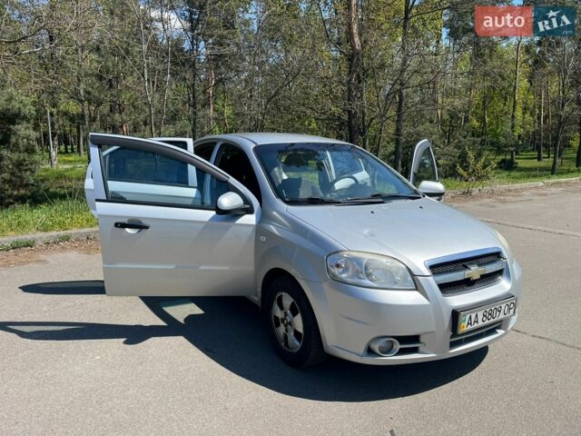 Серый Шевроле Авео, объемом двигателя 1.5 л и пробегом 233 тыс. км за 4800 $, фото 1 на Automoto.ua