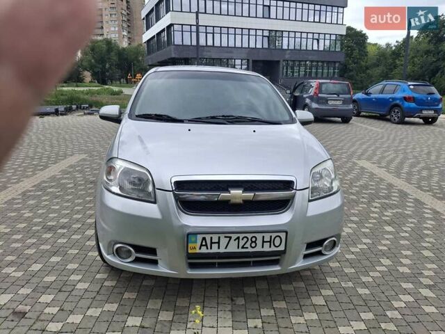 Серый Шевроле Авео, объемом двигателя 1.5 л и пробегом 160 тыс. км за 5300 $, фото 1 на Automoto.ua