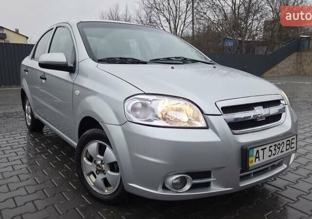 Серый Шевроле Авео, объемом двигателя 1.5 л и пробегом 184 тыс. км за 5700 $, фото 1 на Automoto.ua