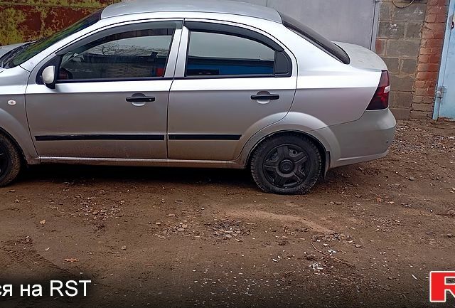 Серый Шевроле Авео, объемом двигателя 15 л и пробегом 200 тыс. км за 2500 $, фото 1 на Automoto.ua