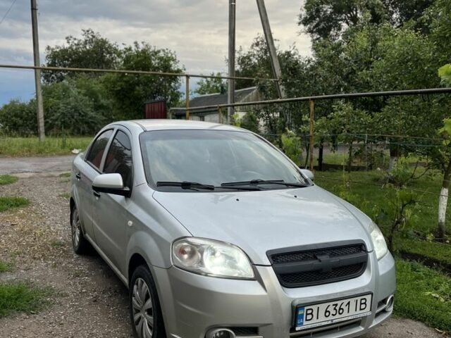 Серый Шевроле Авео, объемом двигателя 1.5 л и пробегом 300 тыс. км за 3101 $, фото 1 на Automoto.ua