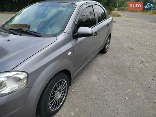 Серый Шевроле Авео, объемом двигателя 1.5 л и пробегом 208 тыс. км за 4750 $, фото 1 на Automoto.ua