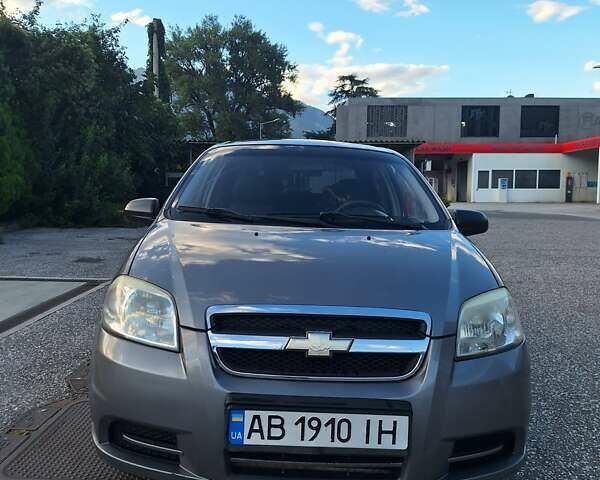 Серый Шевроле Авео, объемом двигателя 1.5 л и пробегом 230 тыс. км за 4000 $, фото 1 на Automoto.ua