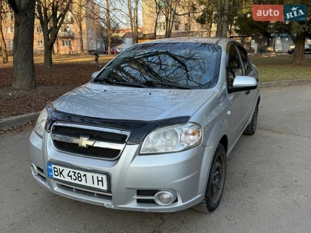 Серый Шевроле Авео, объемом двигателя 1.5 л и пробегом 255 тыс. км за 3600 $, фото 1 на Automoto.ua