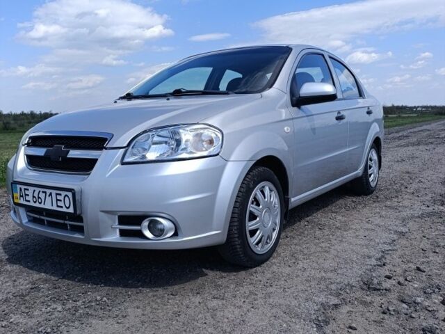 Серый Шевроле Авео, объемом двигателя 1.5 л и пробегом 127 тыс. км за 4800 $, фото 1 на Automoto.ua