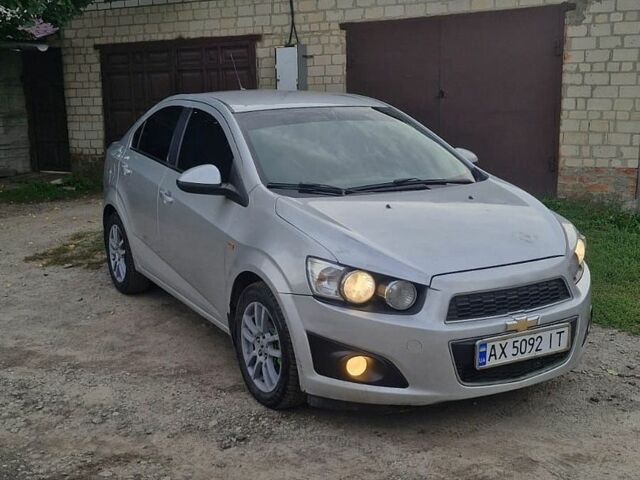 Сірий Шевроле Авео, об'ємом двигуна 1.6 л та пробігом 200 тис. км за 5500 $, фото 1 на Automoto.ua