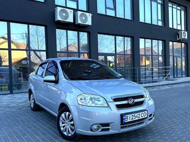 Сірий Шевроле Авео, об'ємом двигуна 1.5 л та пробігом 195 тис. км за 3900 $, фото 1 на Automoto.ua