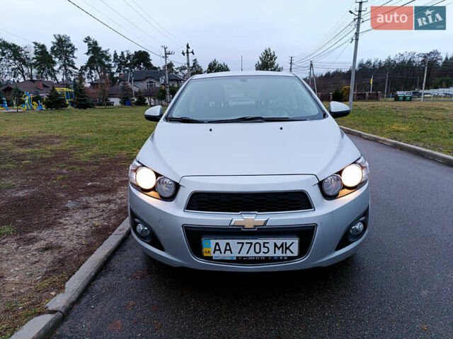 Серый Шевроле Авео, объемом двигателя 1.6 л и пробегом 143 тыс. км за 7000 $, фото 1 на Automoto.ua